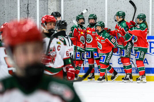 Frölundas Emilia Bergeby Hallbeck jublar