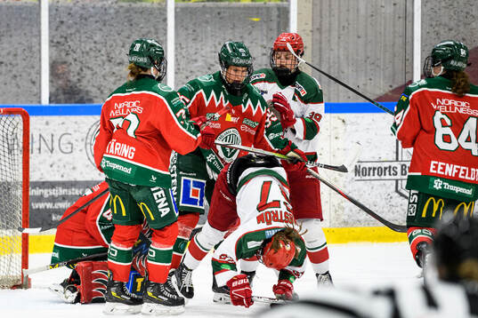 Frölundas Nellie Svensson och Modos Lovisa Engström