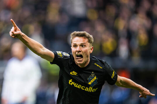 AIKs Johan Hove jublar efter 4-3