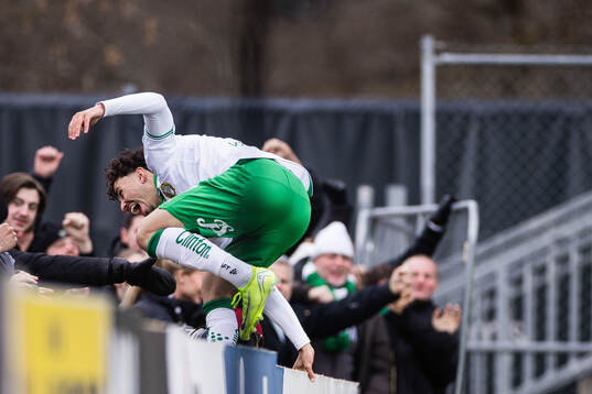 Hammarbys Sebastian Tounekti jublar