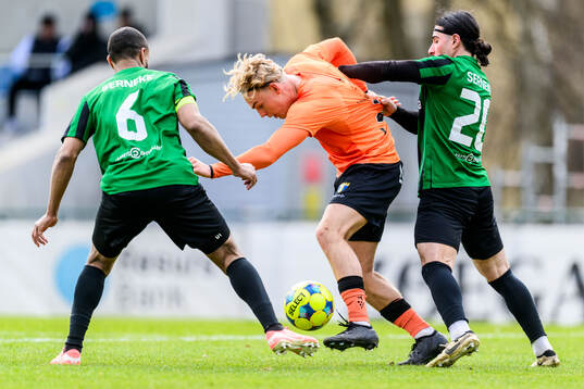 Högaborgs Kamal Barny och Torns Tom Wassholm och Högaborgs Berkman Micoogullari