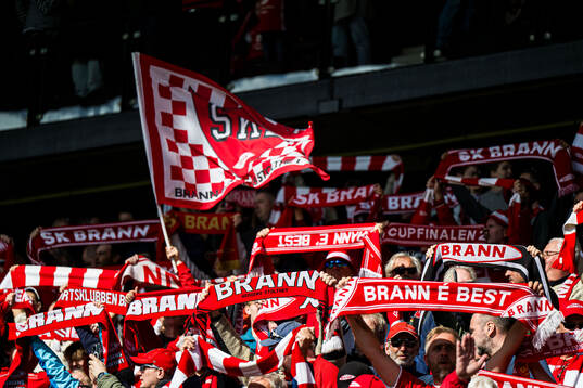 Spectators in the stands ahead of the Eliteserien match between Brann and Tromsø on April 6, 2025 in Bergen. 