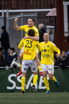 Falkenbergs Viktor Ekblom jublar