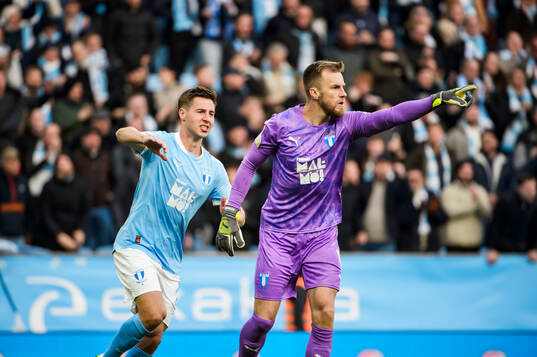 Malmö FFs Lasse Berg Johnsen och målvakt Ricardo Schuck Friedrich jublar