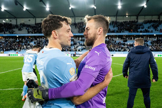 Malmö FFs Colin Rösler och målvakt Ricardo Schuck Friedrich jublar