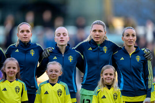 Hanna Lundkvist , Anna Sandberg , goalkeeper Jennifer Falk and Kosovare Asllani of Sweden ahead of the UEFA Women's Nations League football match between Sweden and Wales on April 8, 2025 in Gothenburg. 