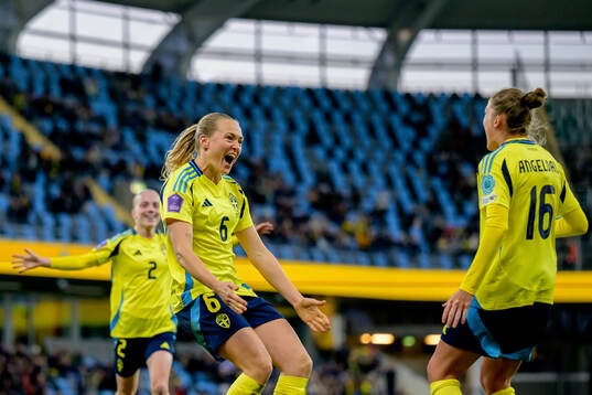 Magdalena Eriksson of Sweden celebrates with Filippa Angeldahl after the 1-0 goal