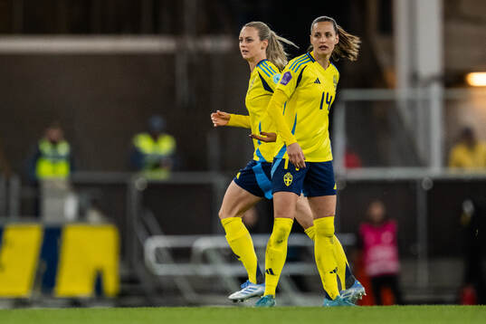 Amanda Ilestedt and Nathalie Björn of Sweden