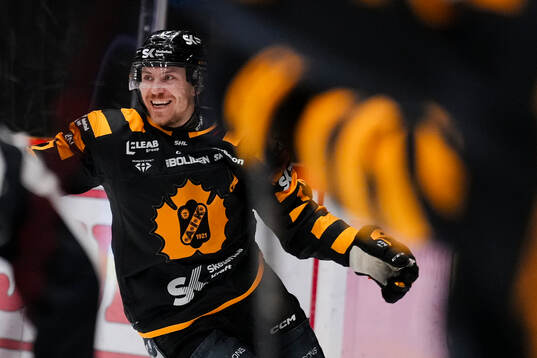 Skellefteås Pär Lindholm jublar