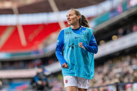 Marit Bratberg Lund of Norway warms up