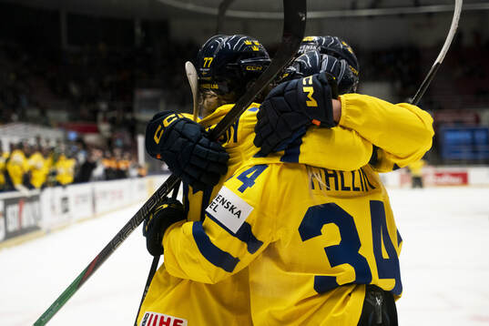 Linnea Johansson, Mira Hallin and Hanna Olsson of Sweden