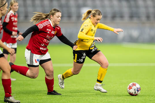 Vårgårdas Alva Ljungström och Elfsborgs Ida Swärd