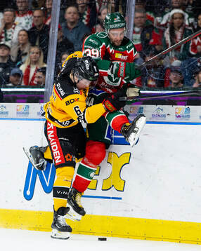 Luleås Isac Hedqvist och Frölundas Mikael Ruohomaa