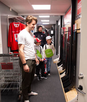 Timrås Filip Hållander köper