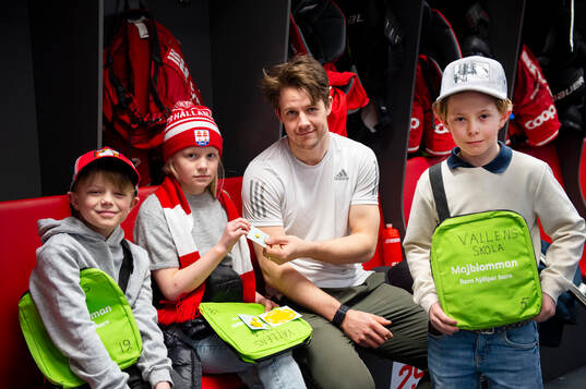 Timrås Filip Hållander köper