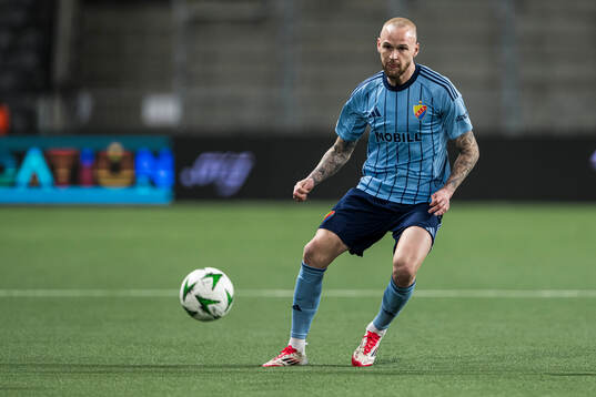 Adam Ståhl of Djurgården and Isak Jansson of Rapid Wien