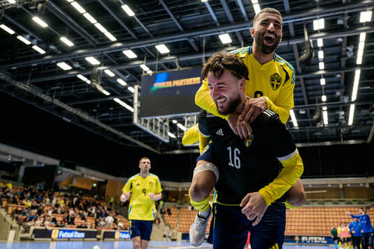 Donat Gashi and Nima Kadivar of Sweden celebrates after 4-3