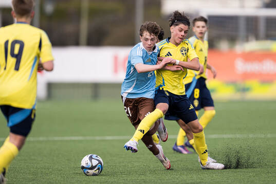 Pieter Moens of Belgium and Alexander Erdogan of Sweden