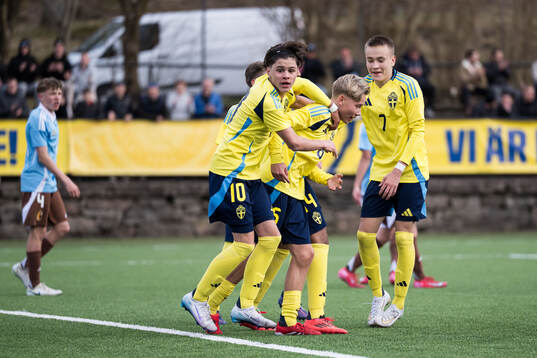 Isak Järdler of Sweden celebrates