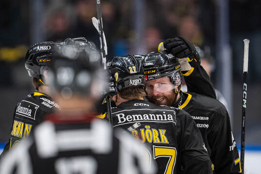 AIKs Lukas Zetterberg jublar