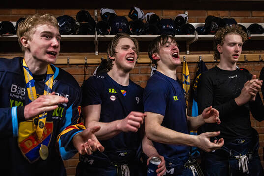 Djurgårdens Marcus Nordmark och Hugo Råsten jublar