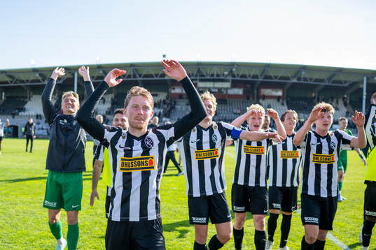 Landskronas spelare jublar