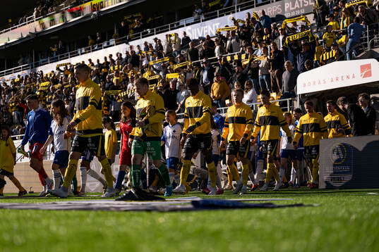 Lagen kommer in på planen