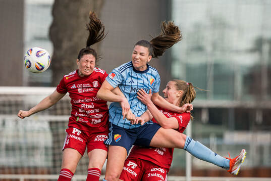 Bla gjennom flere bilder av Fotboll, Damallsvenskan, Djurgården - Piteå