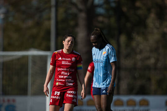 Piteås Josefin Johansson och Djurgårdens Flavine Mawete