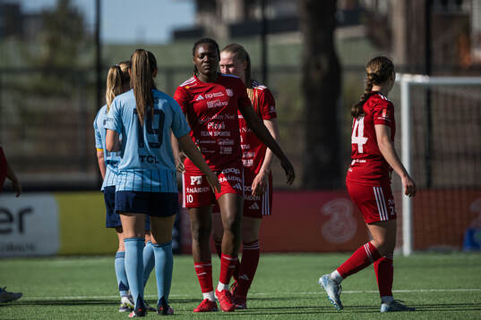 Djurgårdens Lucia Duras och Piteås Anam Imo