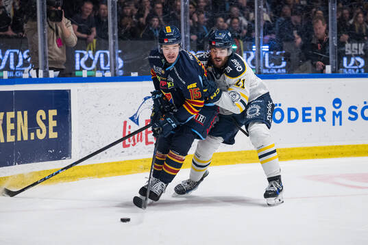 Djurgårdens Filip Eriksson och Södertäljes Nolan Stevens