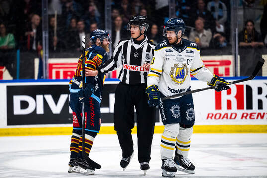 Djurgårdens Linus Klasen och Södertäljes Henrik Eriksson