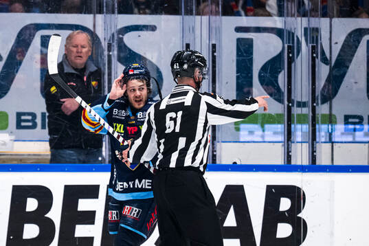 Djurgårdens Tyler Kelleher tilldelas en utvisning