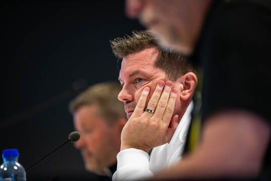 Häckens tränare Jens Gustafsson på presskonferensen