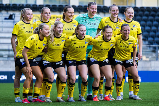 The starting eleven of Start, from the top left; Ina Marie