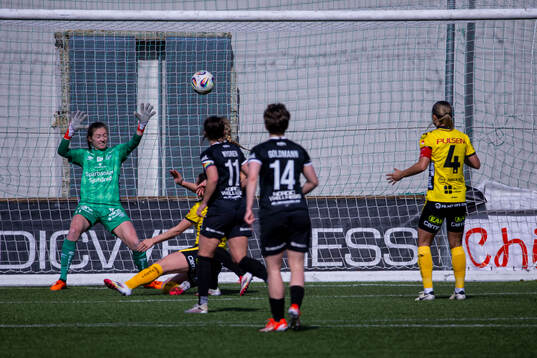 Elfsborgs målvakt Marlen Katharina Kelm släpper in Umeås