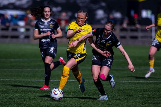 Elfsborgs Emilia Bengtsson och Umeås Julia Holmgren