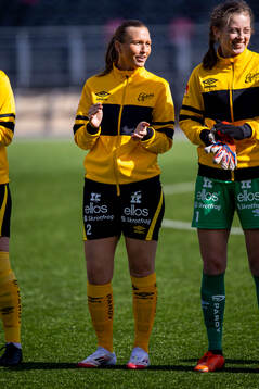 Elfsborgs Selma Berggren innan fotbollsmatchen i Elitettan mellan Umeå och Elfsborg den 13 april 2025 i Umeå. 