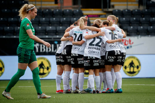 Örebro SKs Sofia Vesterlund gör 2-0 och jublar med