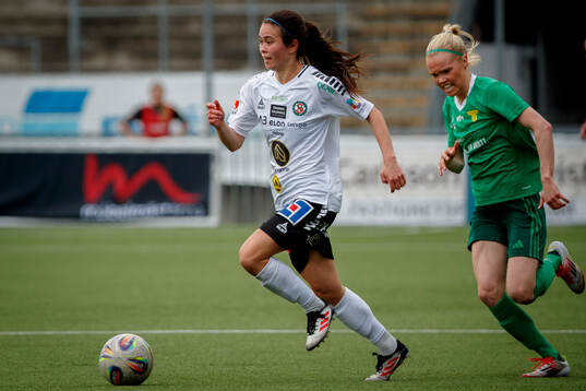 Örebro SKs Agnes Hedman och Team TGs Johanna Wikström