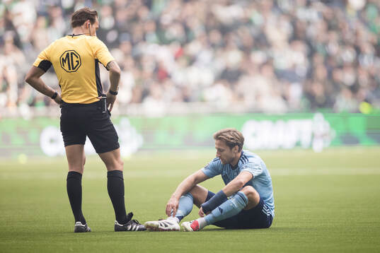 Djurgårdens Daniel Stensson har ont