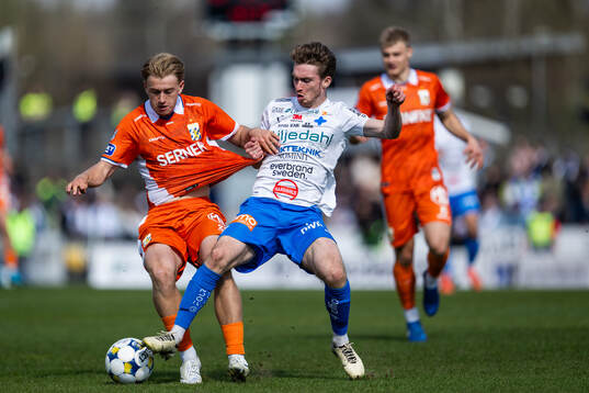 IFK Göteborgs Noah Tolf och Värnamos Carl Johansson