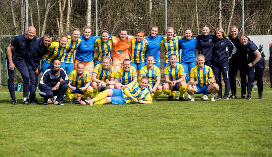 Eskilsminne spelarna jublar