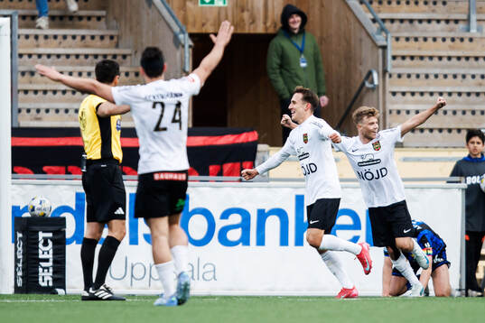 Brommapojkarnas Anton Kurochkin jublar