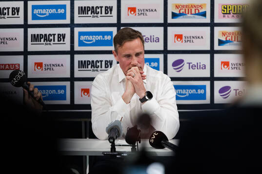 Frölundas tränare Roger Rönnberg på presskonferensen