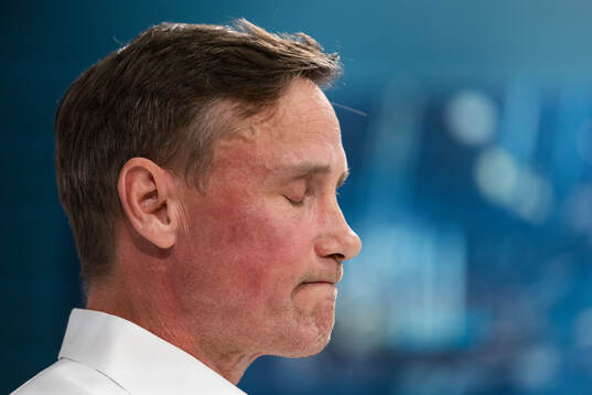 Frölundas tränare Roger Rönnberg på presskonferensen