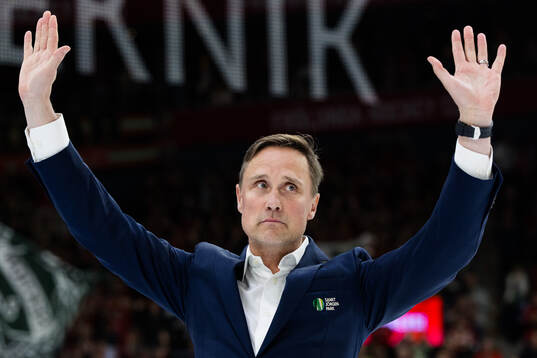 Frölundas tränare Roger Rönnberg tackar publiken