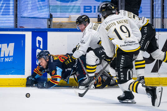 Djurgårdens Fredric Weigel och AIKs Tom Hedberg