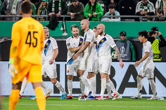 Marcus Danielson of Djurgården celebrate with teammates