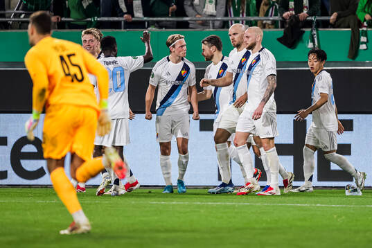 Marcus Danielson of Djurgården celebrate with teammates